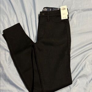 Hollister High-Rise Super Skinny Jeans - Black❤️